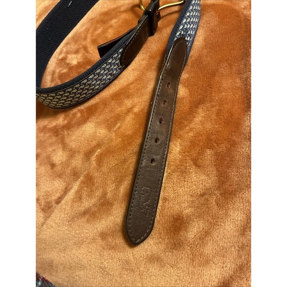 Vineyard Vines Whale Canvas Club Belt Size 28 Navy Fishy Belt Nautical Preppy - Picture 5 of 5